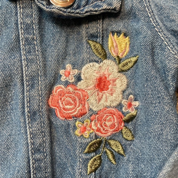 Little Lass Blue Jean Jacket with Elegant Embroidery EUC SIZE 3T - Picture 3 of 5
